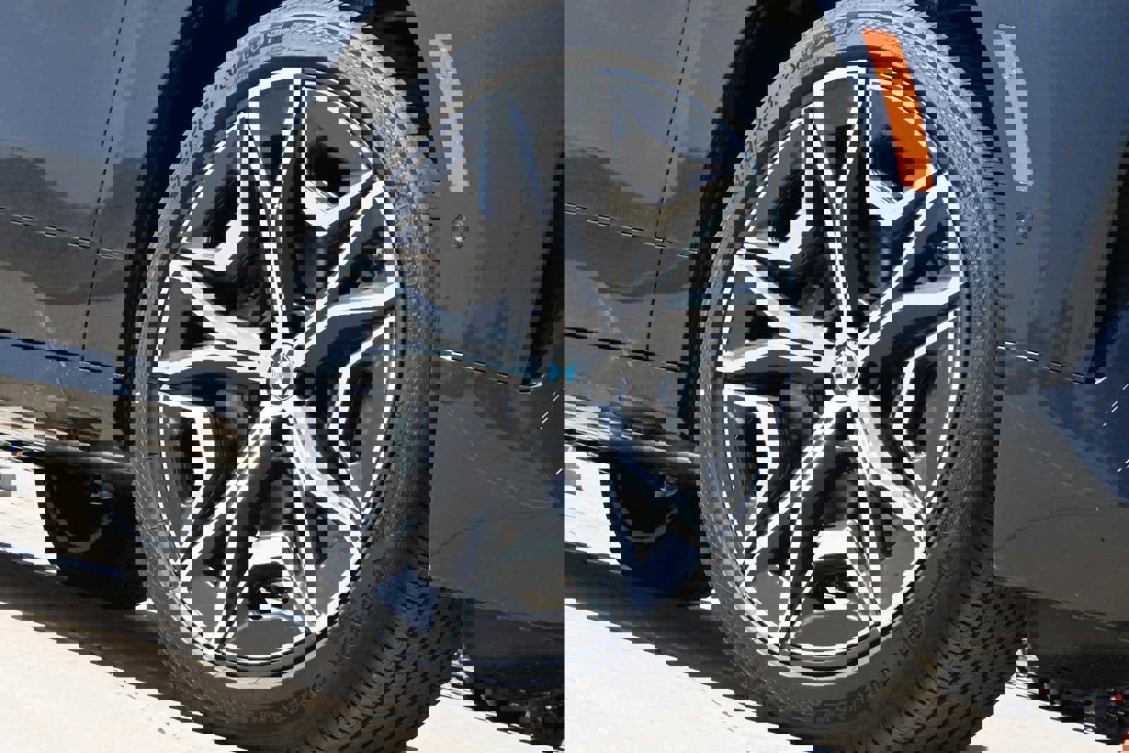 New 2026 BMW iX xDrive60 image 27