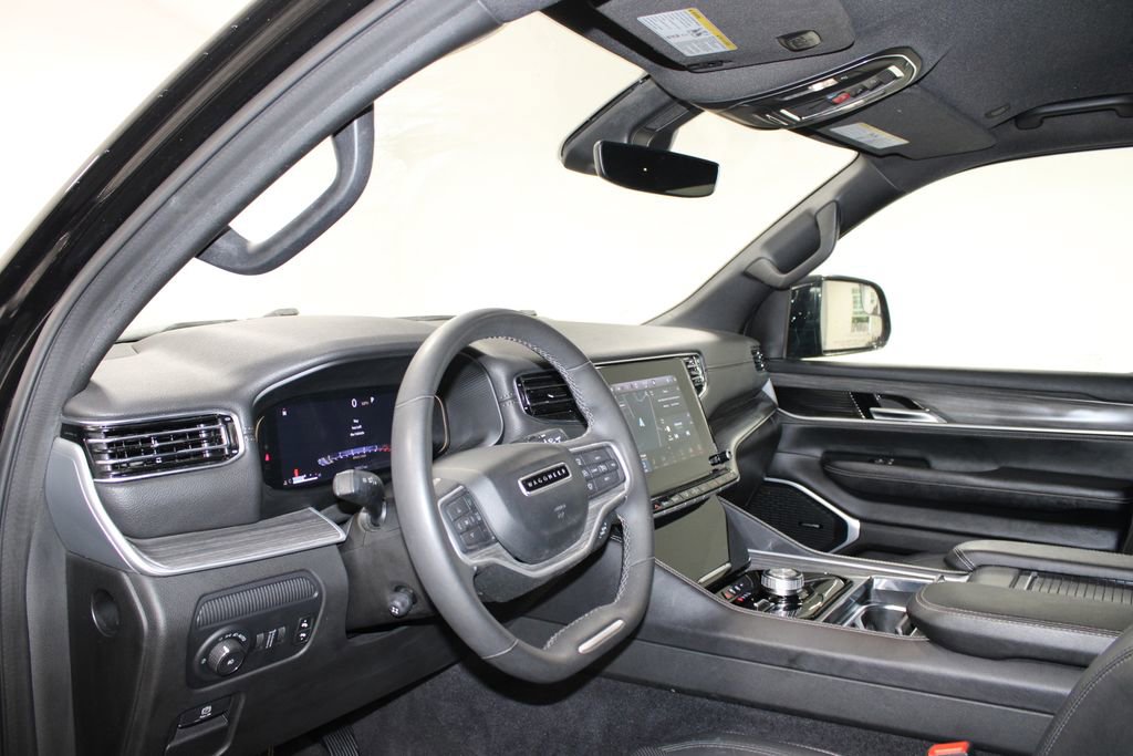 Used 2024 Jeep Wagoneer Series II w/ Flexible Seating Group AWD/4WD image 23