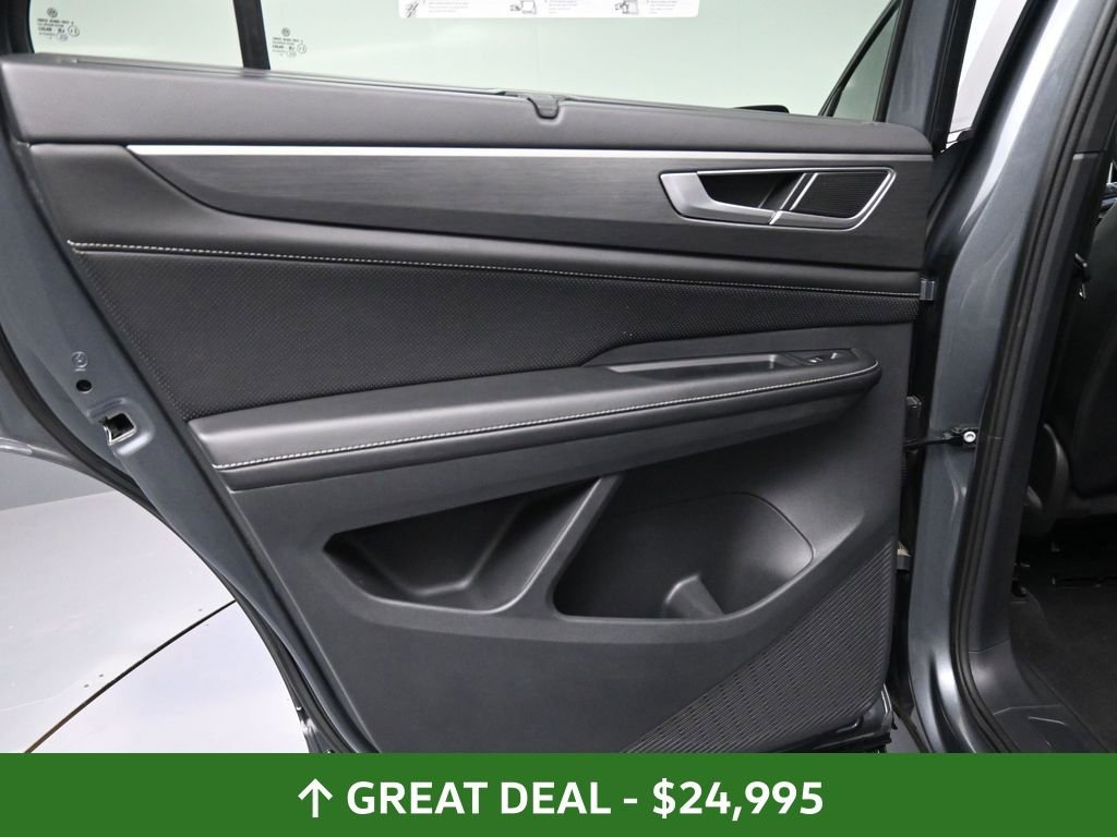 Used 2024 Volkswagen Atlas Cross Sport SE image 28