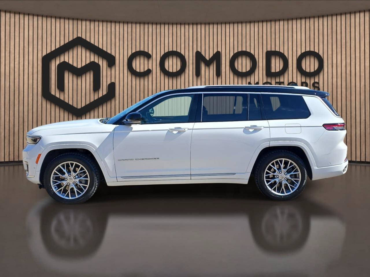 Used 2024 Jeep Grand Cherokee L Summit w/ Advanced Protech Group IV AWD/4WD image 6