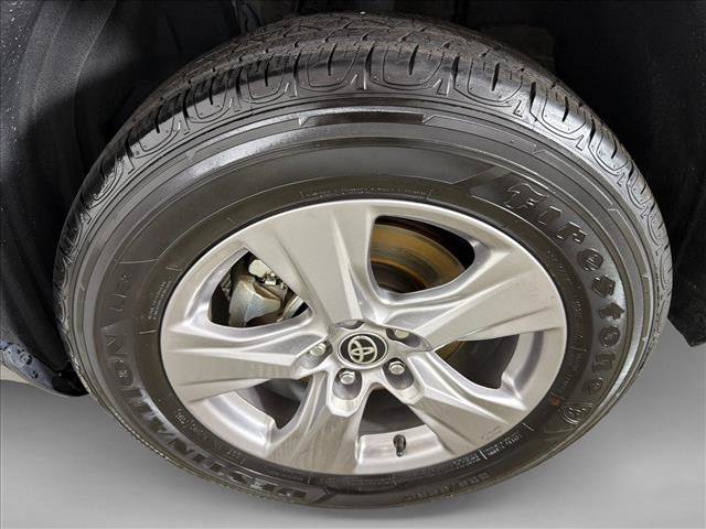 Used 2025 Toyota RAV4 XLE FWD image 11