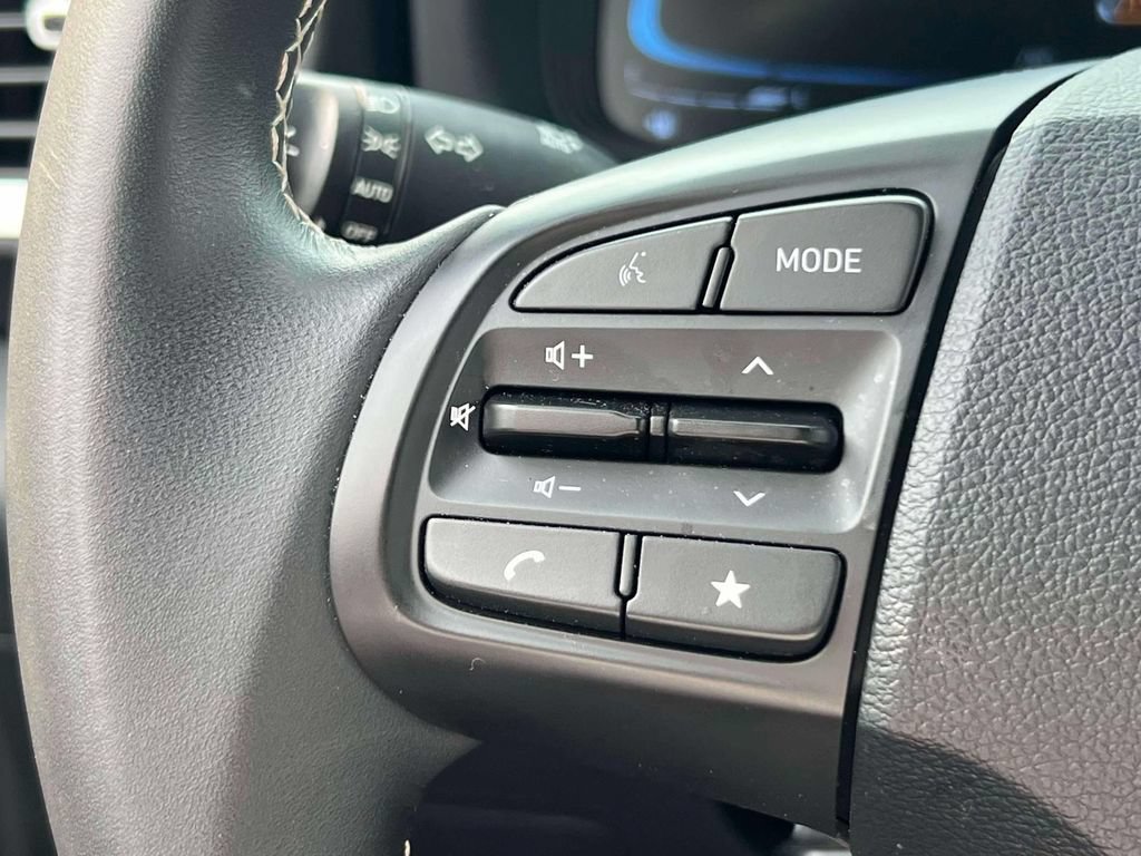 Certified 2026 Hyundai Venue SEL FWD image 19