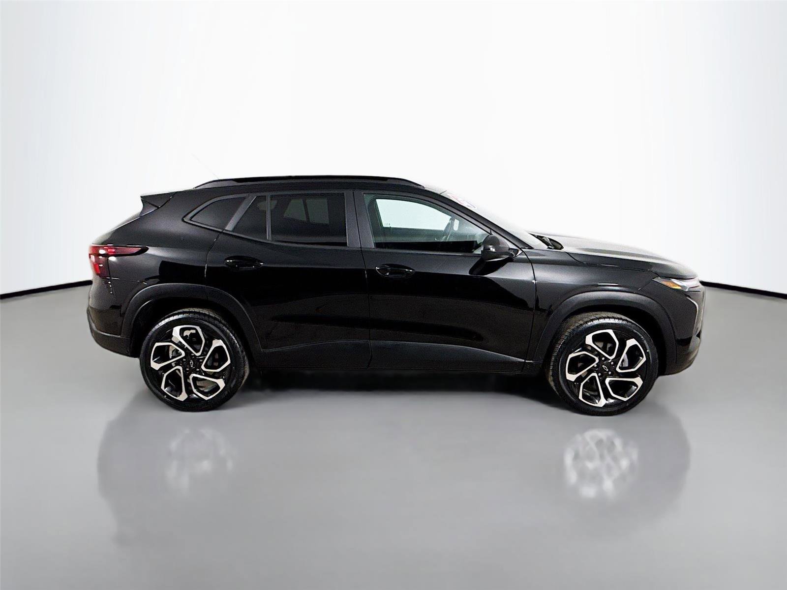 Used 2024 Chevrolet Trax RS w/ Driver Confidence Package image 8