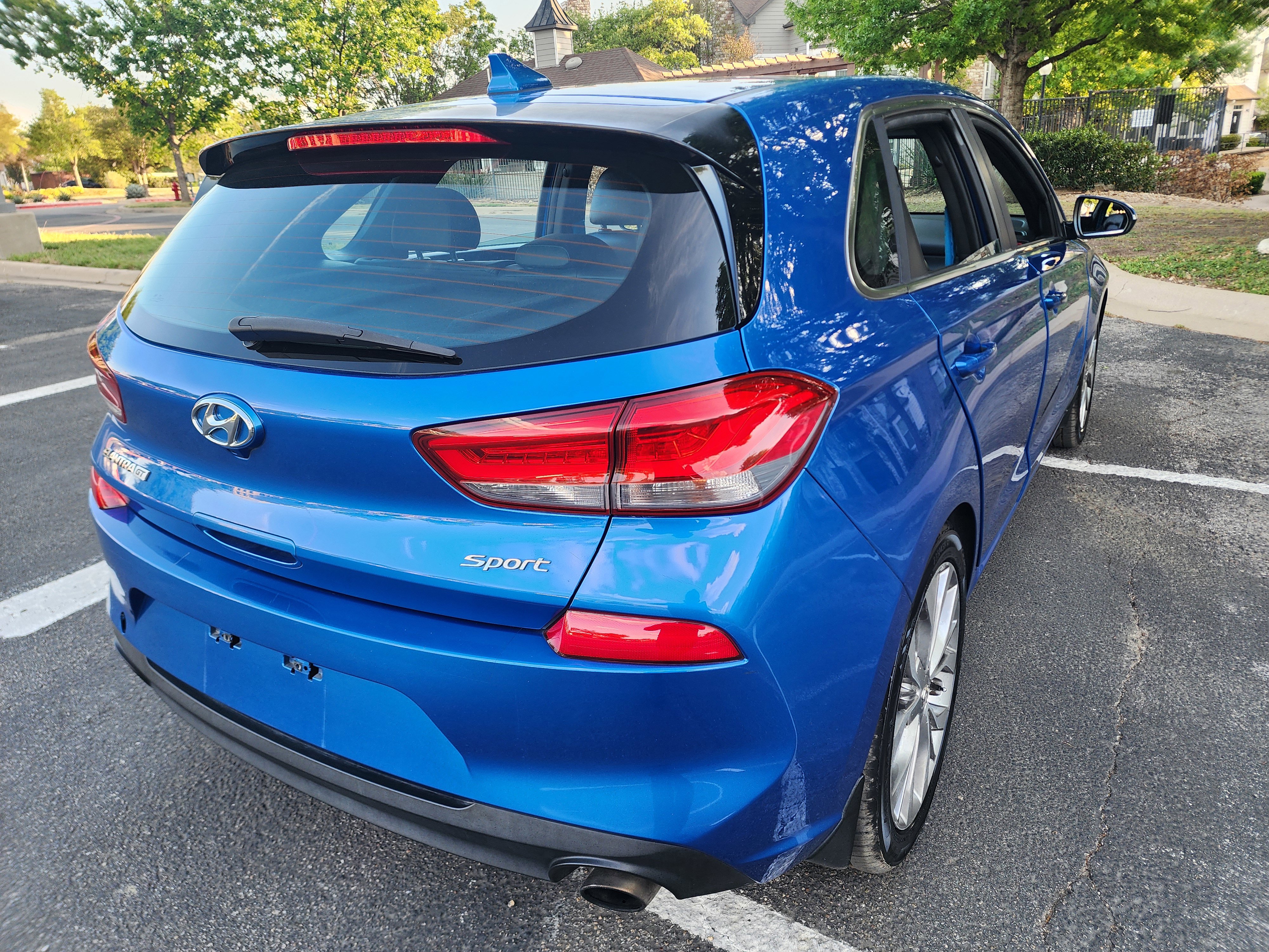 Used 2018 Hyundai Elantra GT Sport image 7
