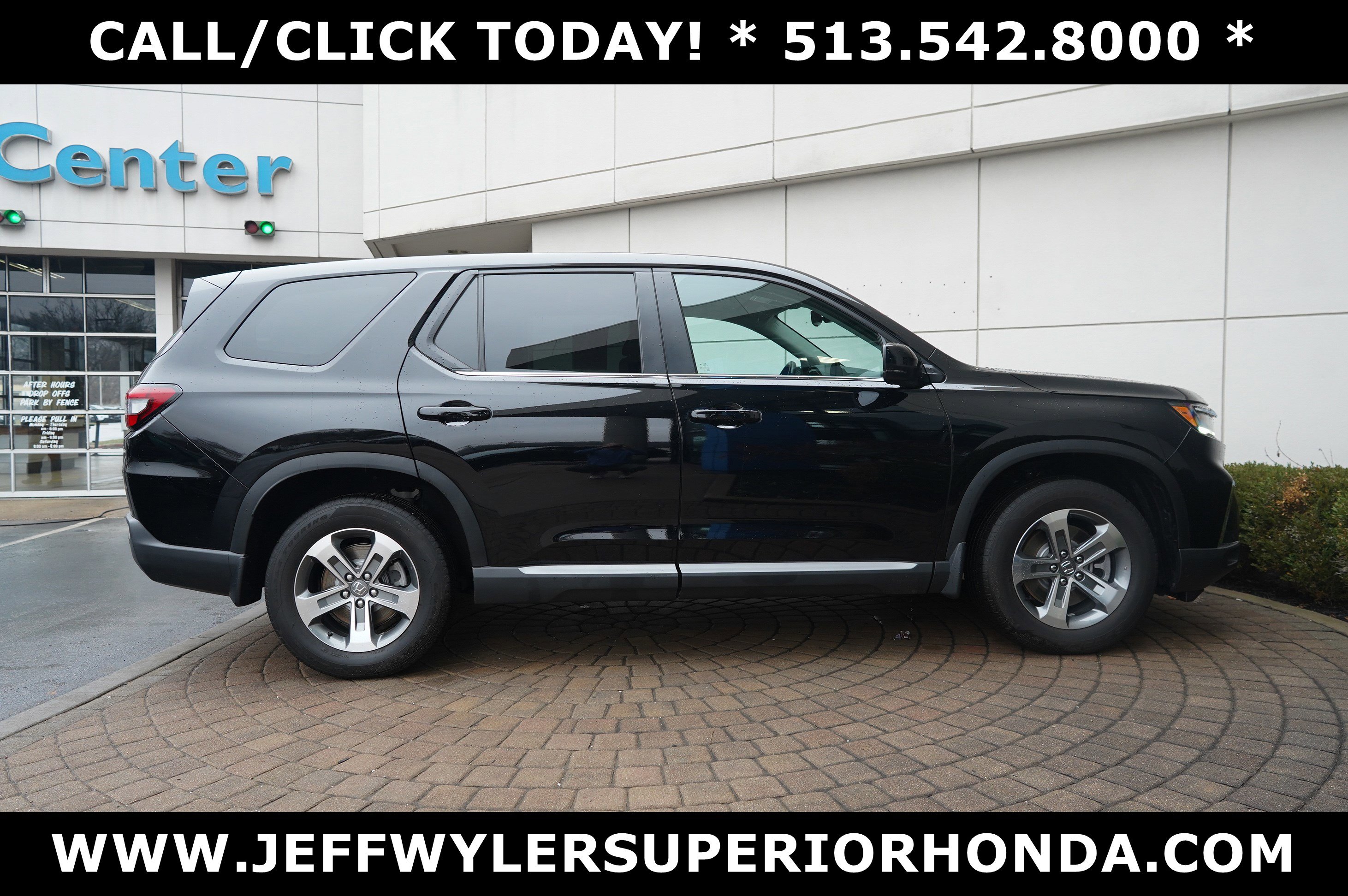 Used 2024 Honda Pilot EX-L image 2