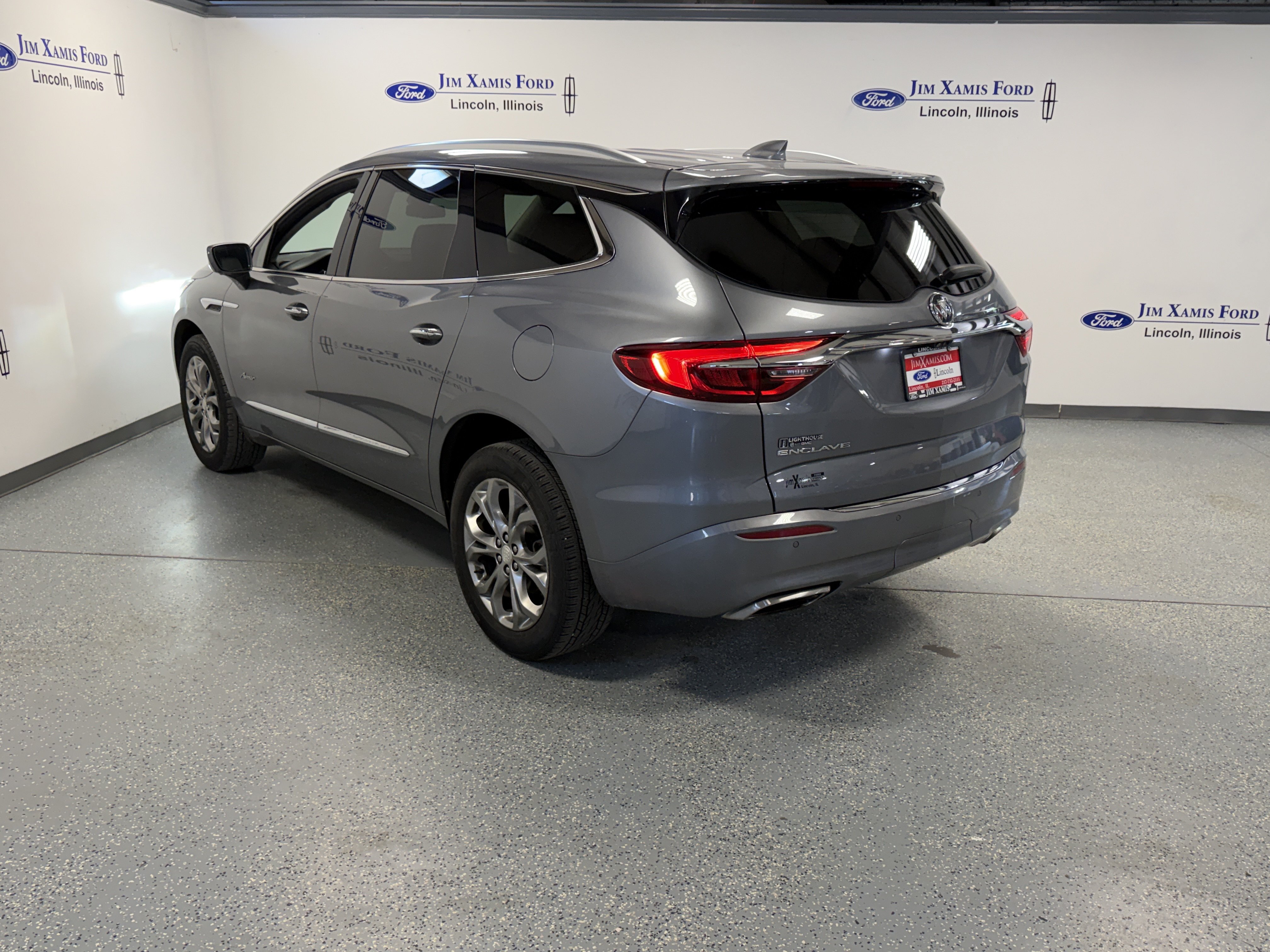 Used 2020 Buick Enclave Avenir w/ Avenir Technology Package FWD image 31