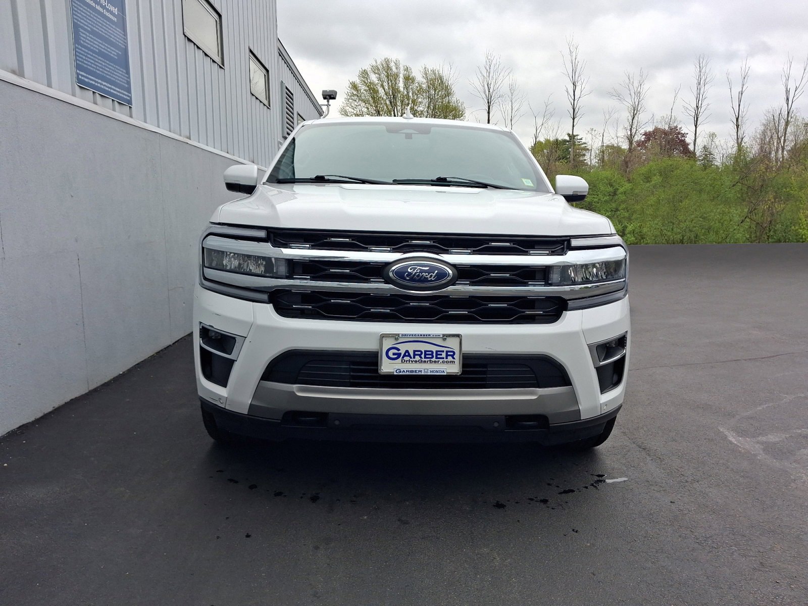 Used 2023 Ford Expedition Limited AWD/4WD image 6