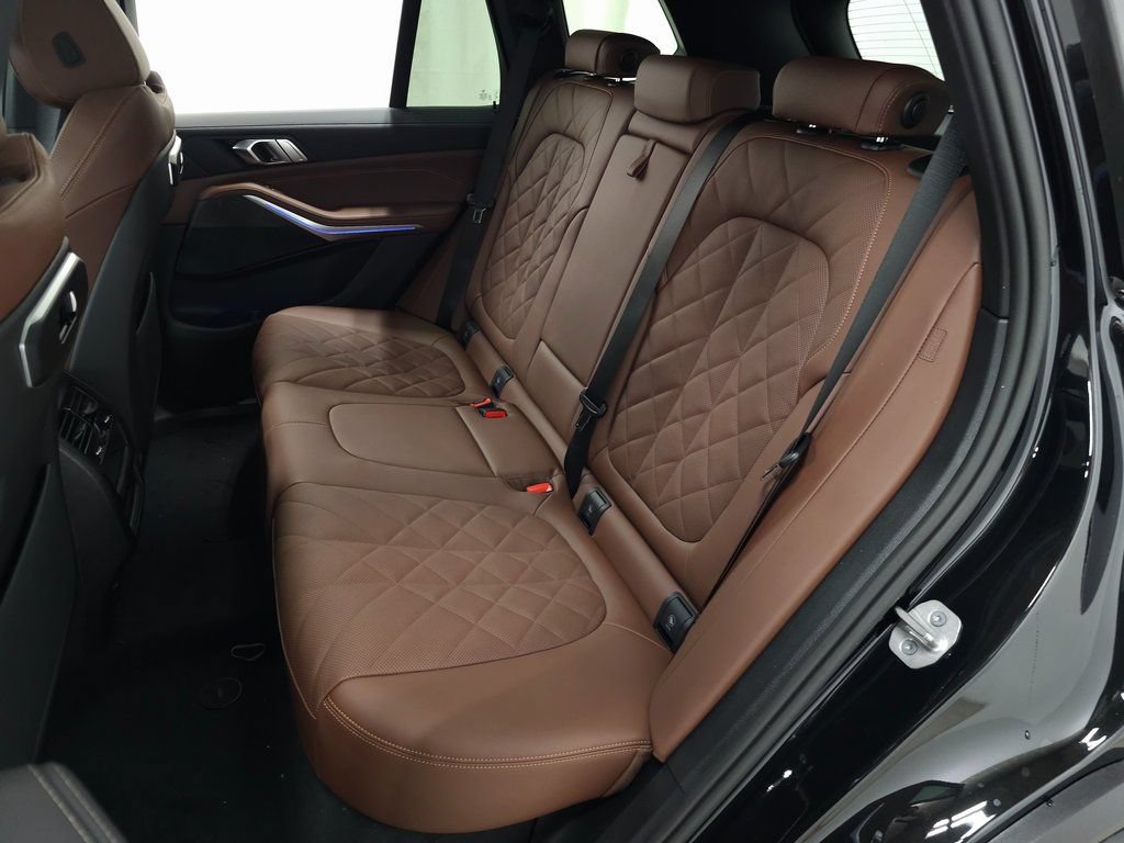 Used 2026 BMW X5 xDrive40i w/ Parking Assistance Package AWD/4WD image 28