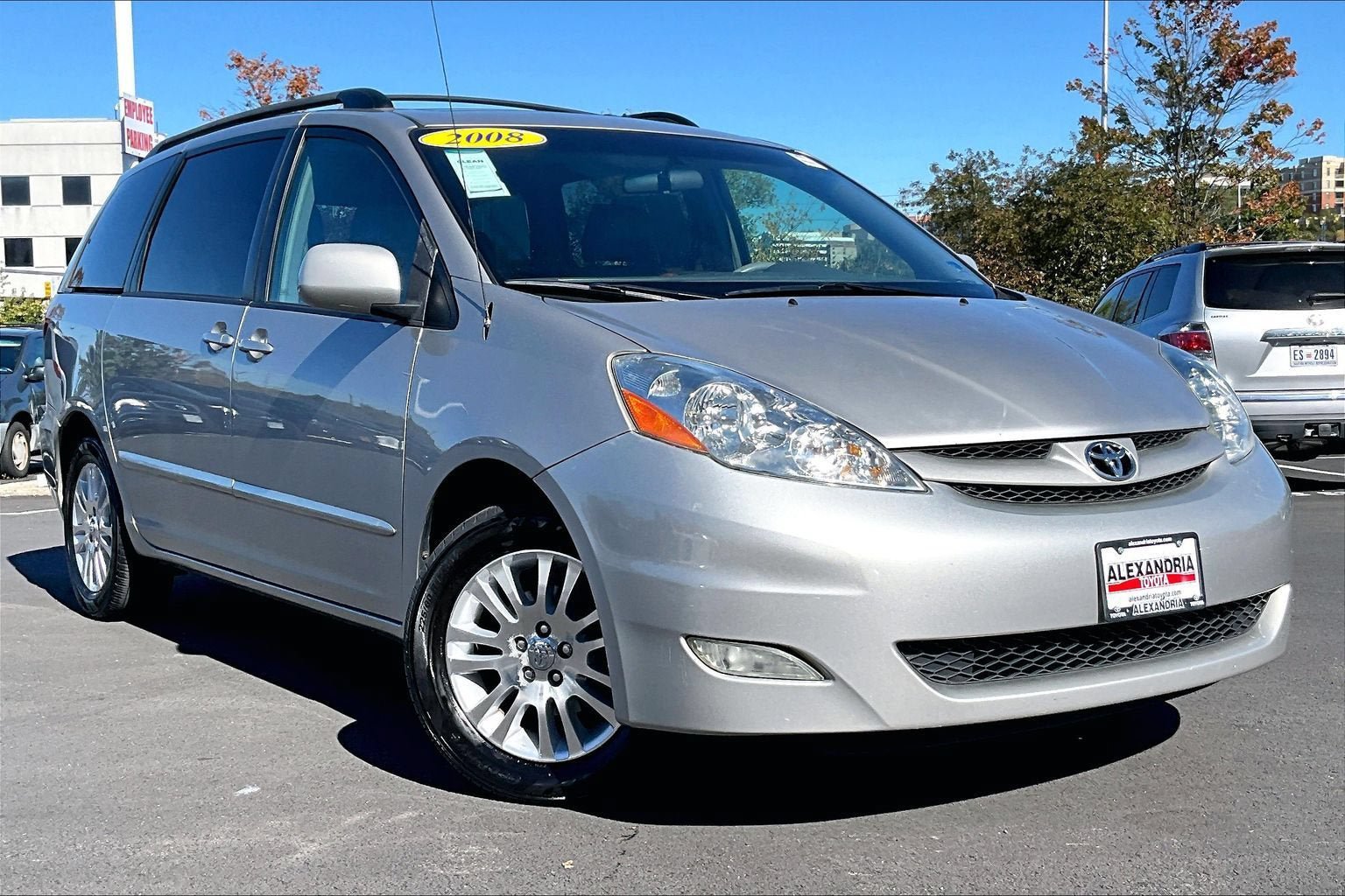 Used 2008 Toyota Sienna XLE FWD image 2