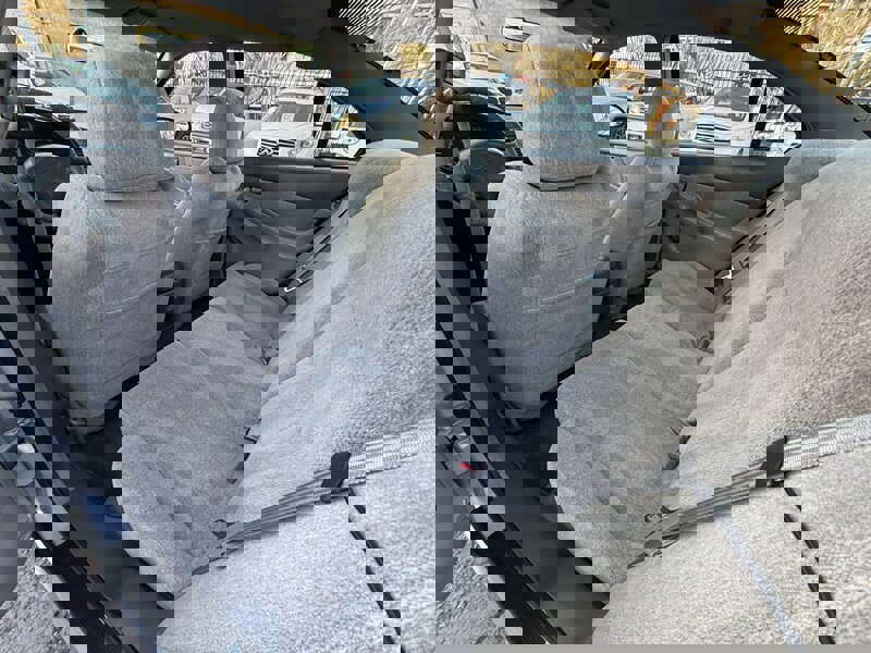 Used 2001 Oldsmobile Alero GX image 11