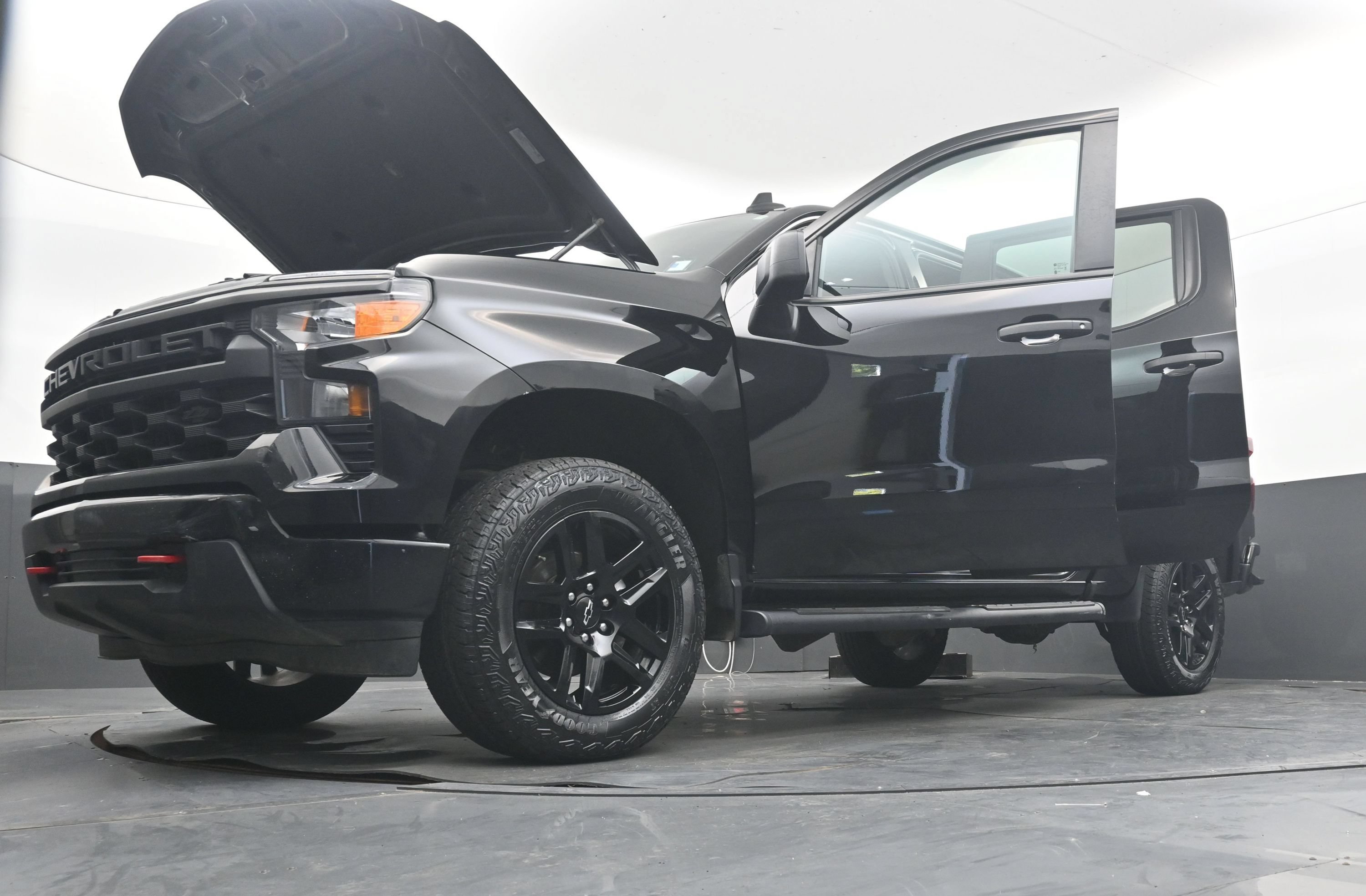 Used 2023 Chevrolet Silverado 1500 Custom Trail Boss w/ LPO, Dark Essentials Package AWD/4WD image 47