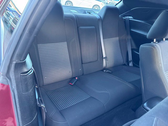 Used 2020 Dodge Challenger SXT RWD image 31