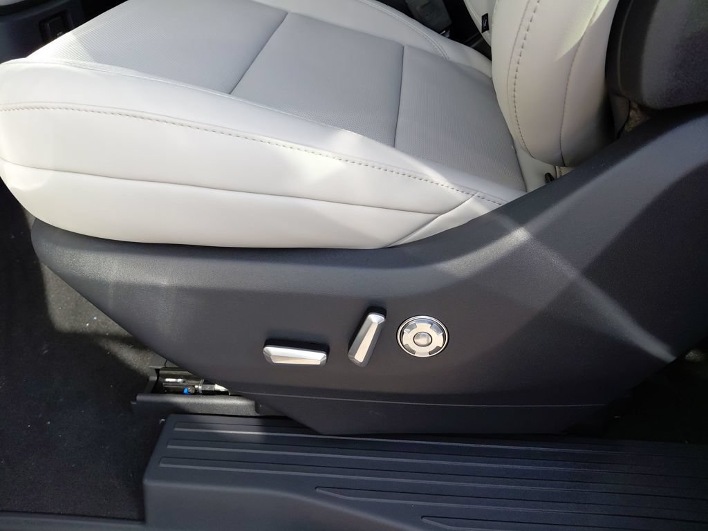 New 2026 Lincoln Navigator L Reserve AWD/4WD image 28