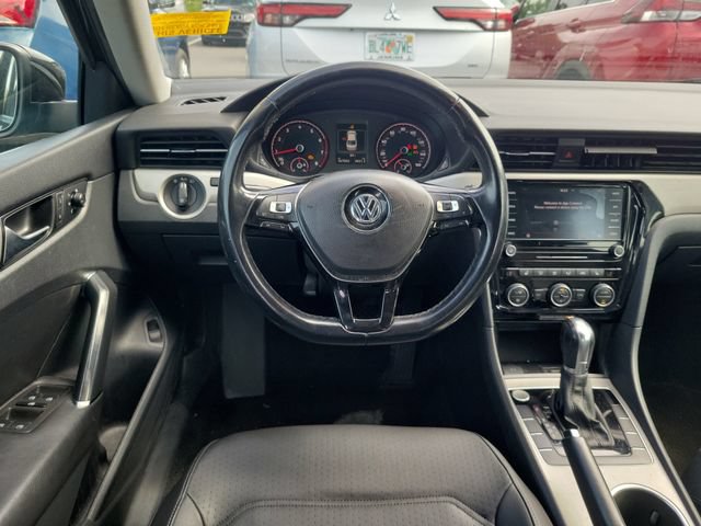 Used 2020 Volkswagen Passat 2.0T SE FWD image 12