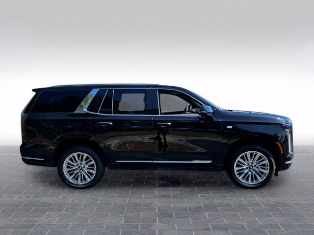 Certified 2026 Cadillac Escalade Luxury AWD/4WD image 4