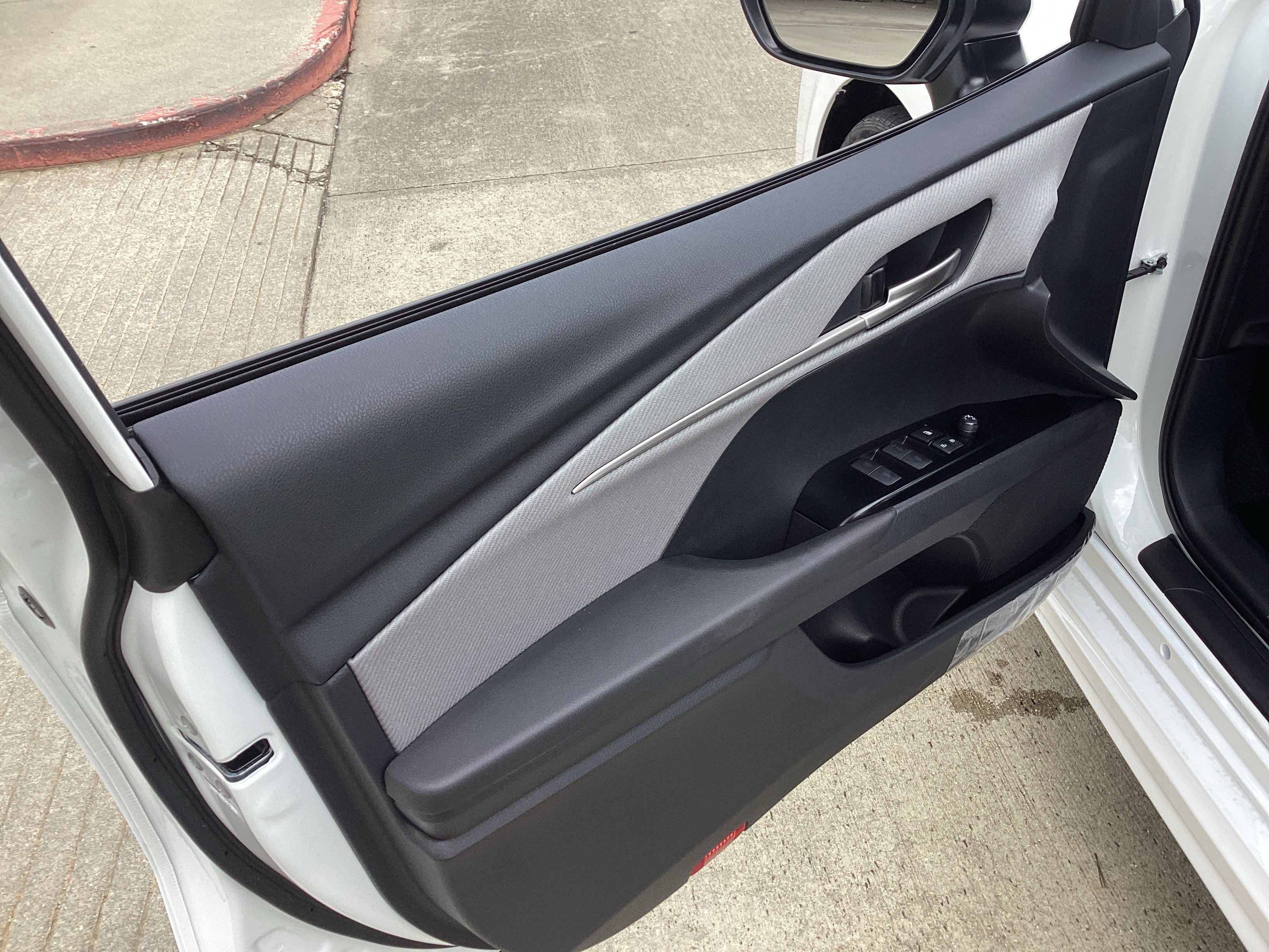 New 2026 Toyota Camry SE FWD image 6
