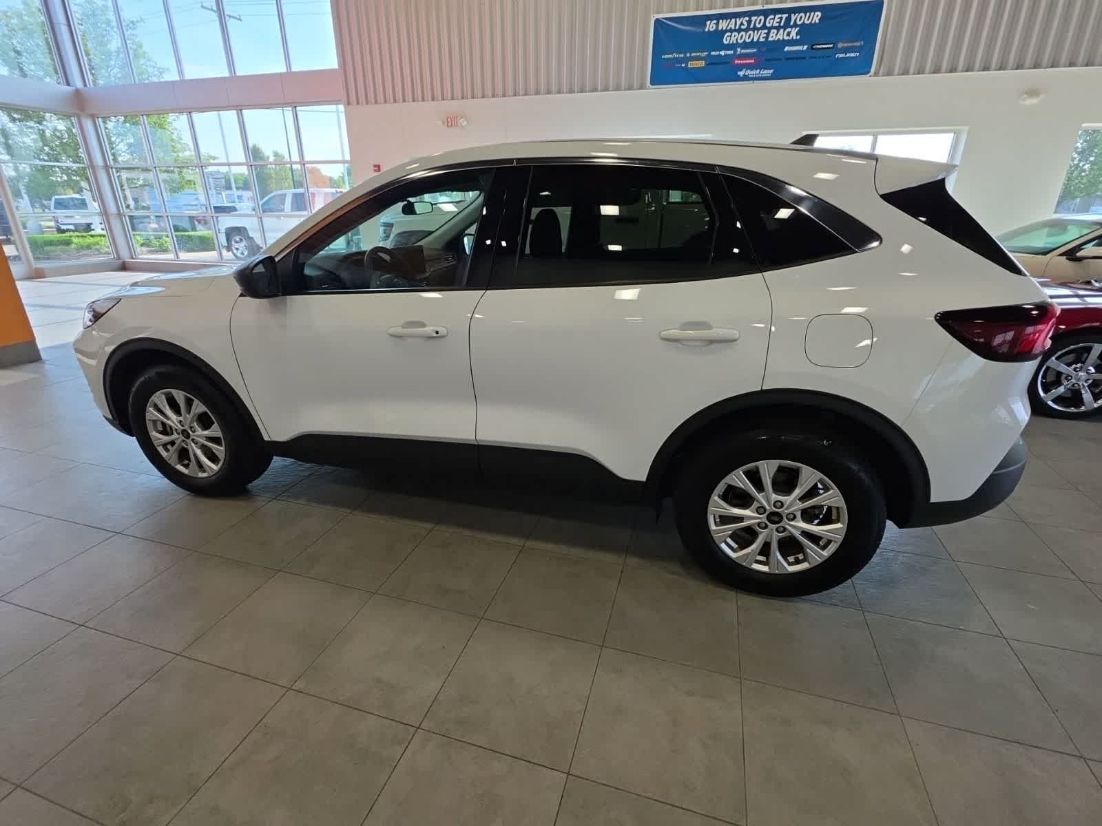 Used 2023 Ford Escape Active w/ Tech Pack #1 AWD/4WD image 12
