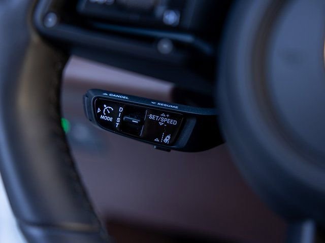 Certified 2025 Porsche Macan Electric image 47