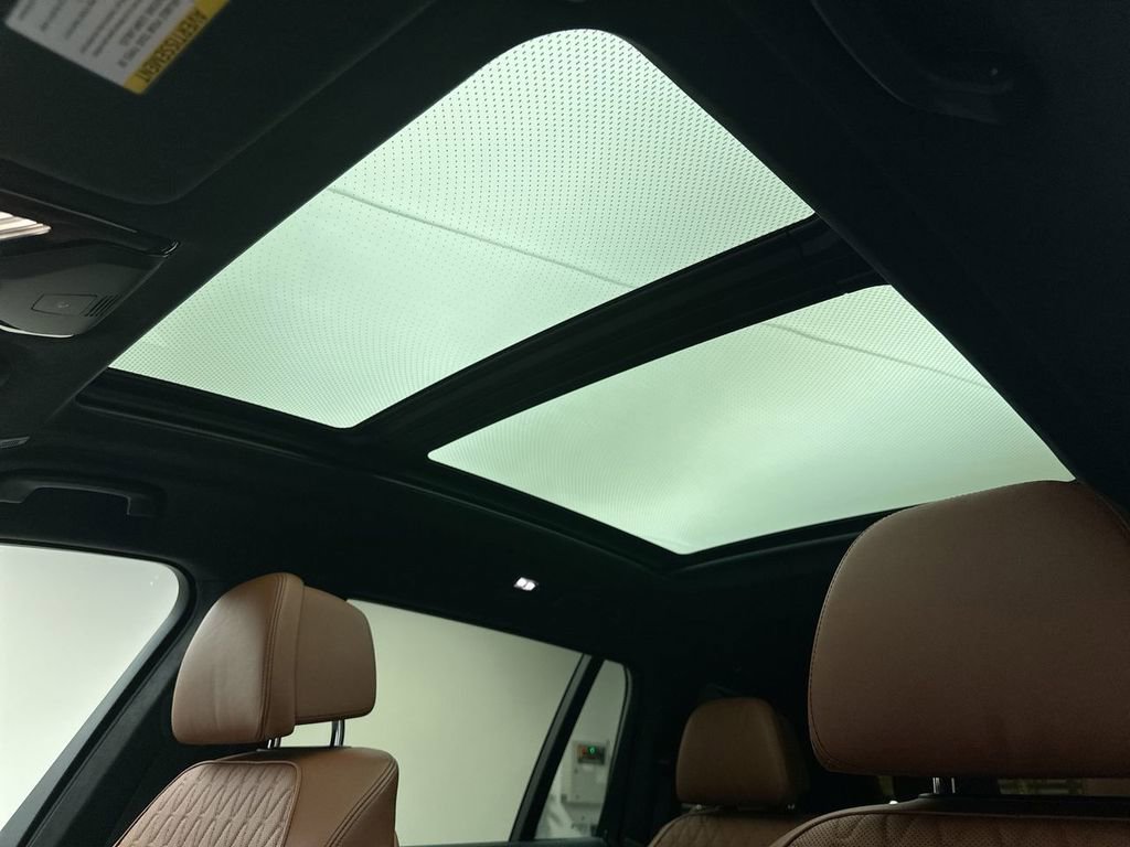 Used 2023 BMW X7 M60i w/ Executive Package image 12