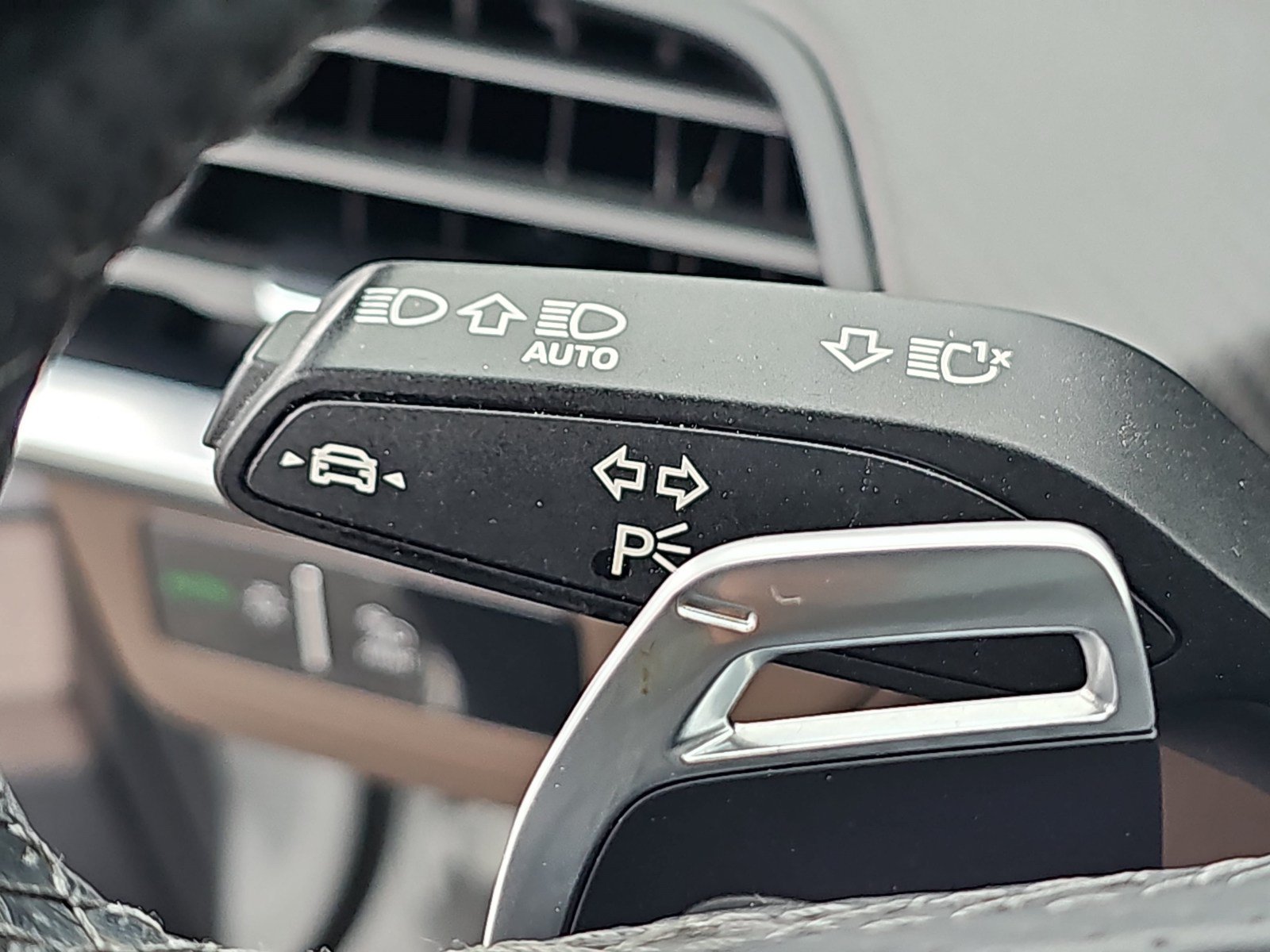Used 2024 Audi e-tron GT Premium Plus AWD/4WD image 33