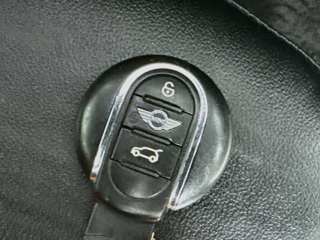 Used 2015 MINI Cooper S FWD image 36