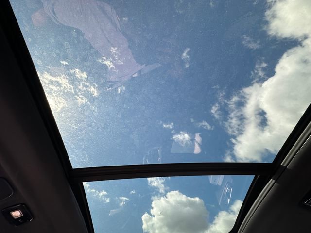 Used 2022 Volvo XC60 T8 R-Design w/ Advanced Package image 20