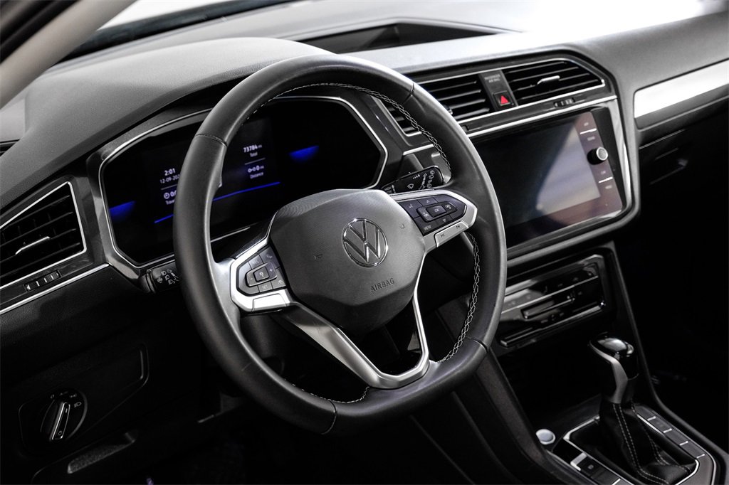 Used 2022 Volkswagen Tiguan SE image 15