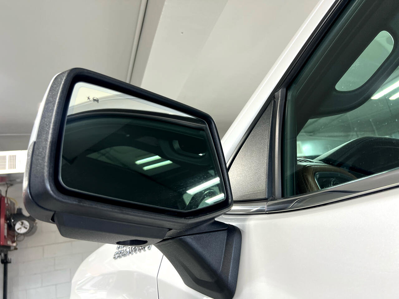 Used 2019 Chevrolet Silverado 1500 High Country image 34