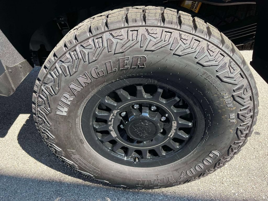 New 2026 GMC Sierra 2500 AT4X w/ AT4X AEV Edition AWD/4WD image 12