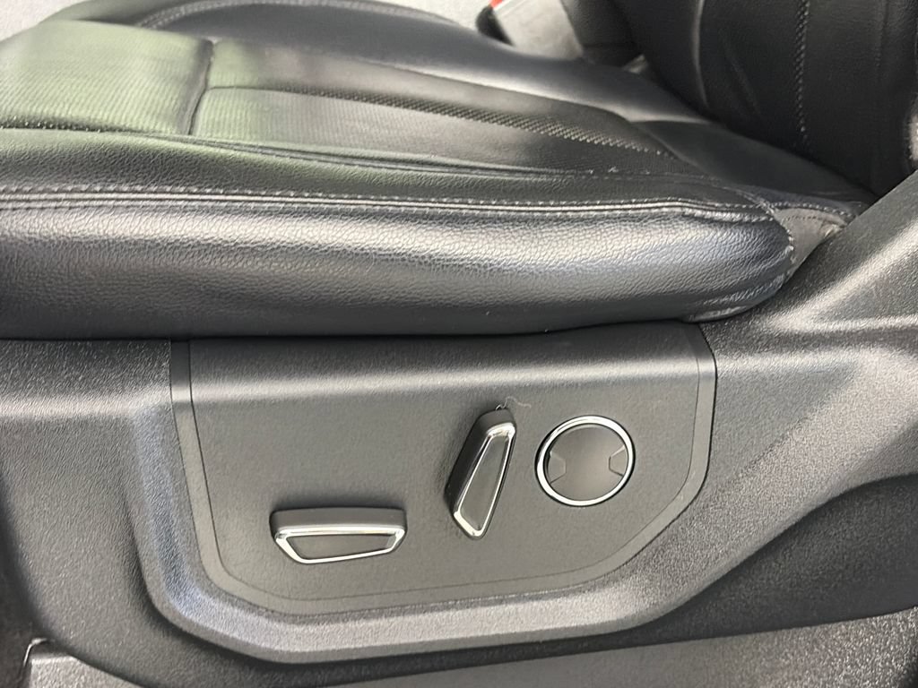 Certified 2019 Ford Expedition XLT w/ Equipment Group 202A AWD/4WD image 26