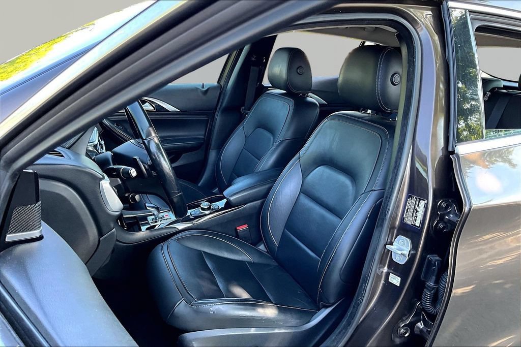 Used 2017 INFINITI QX30 Premium w/ Navigation Package FWD image 18