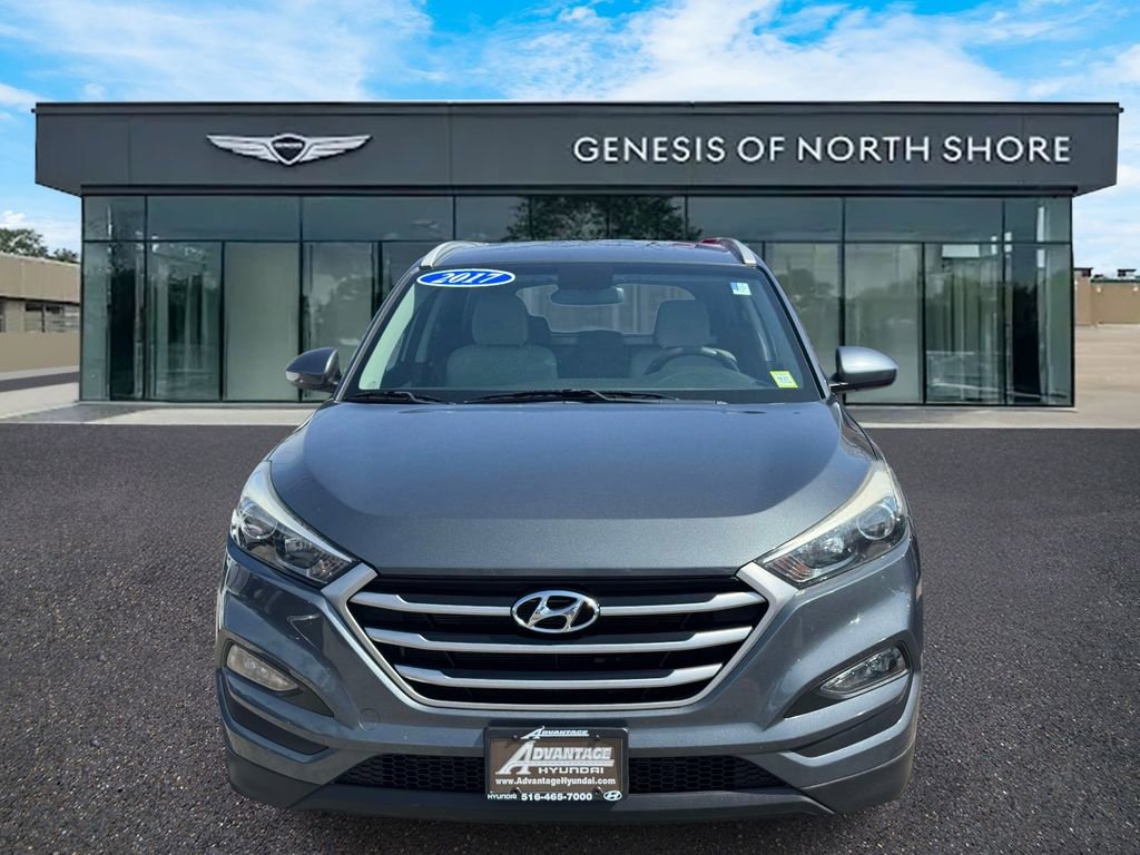 Used 2017 Hyundai Tucson SE image 2