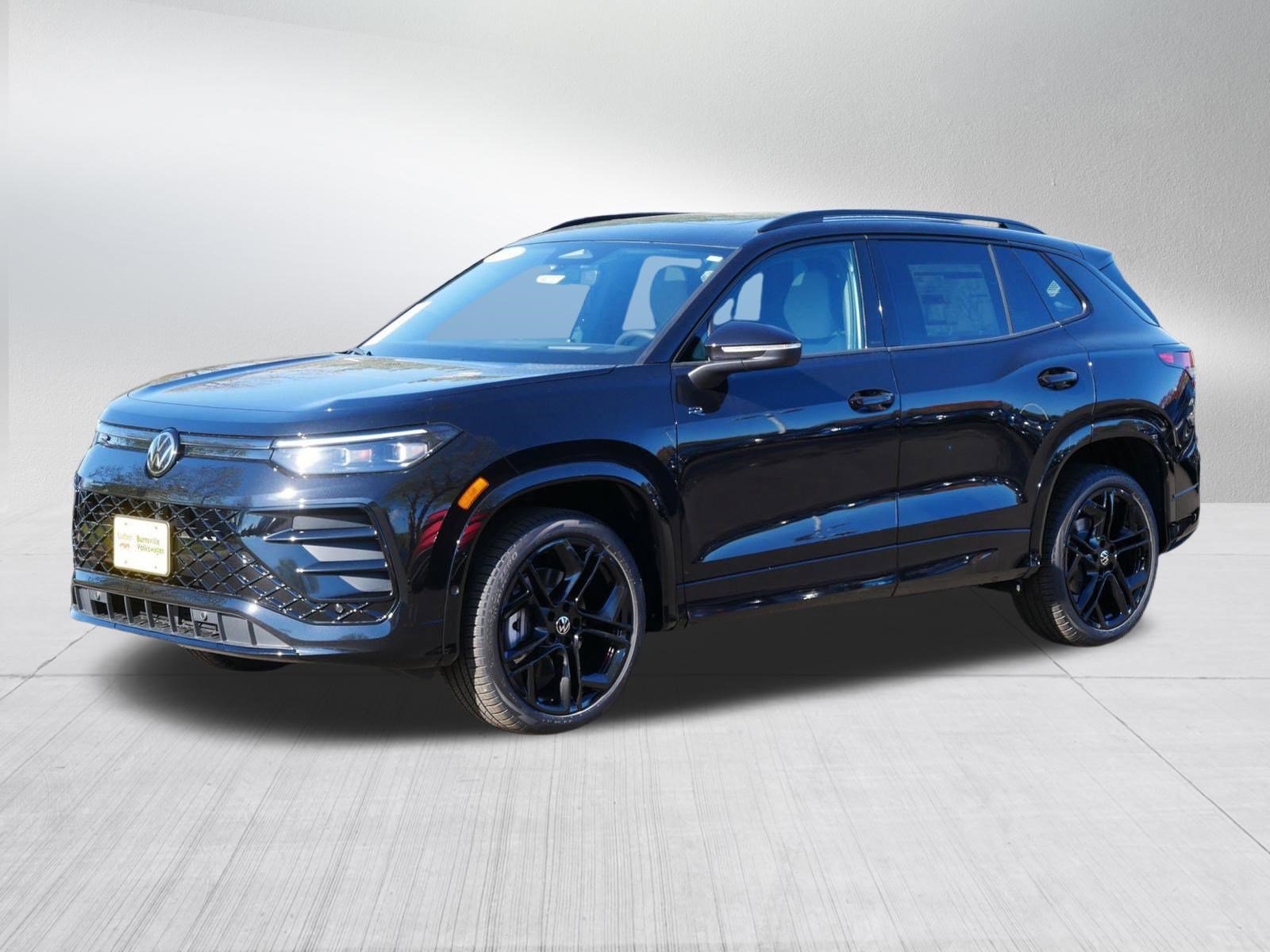 New 2026 Volkswagen Tiguan SE R-Line image 2