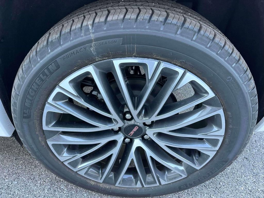 New 2026 GMC Terrain Denali w/ LPO, Floor Liner Package image 11