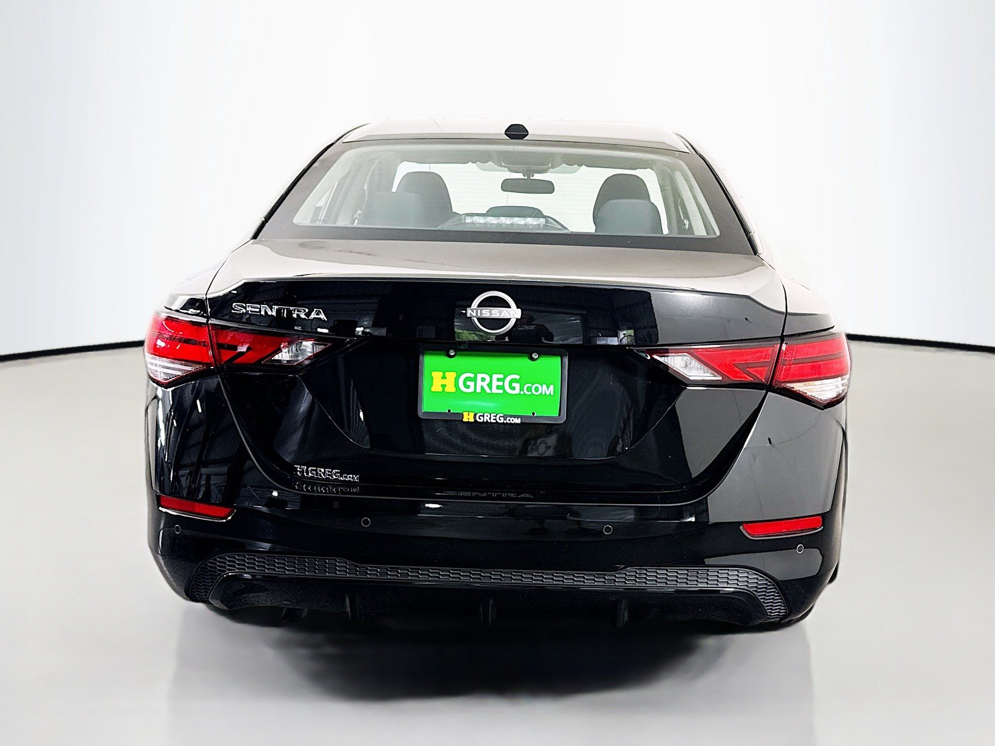 Used 2025 Nissan Sentra SV FWD image 8