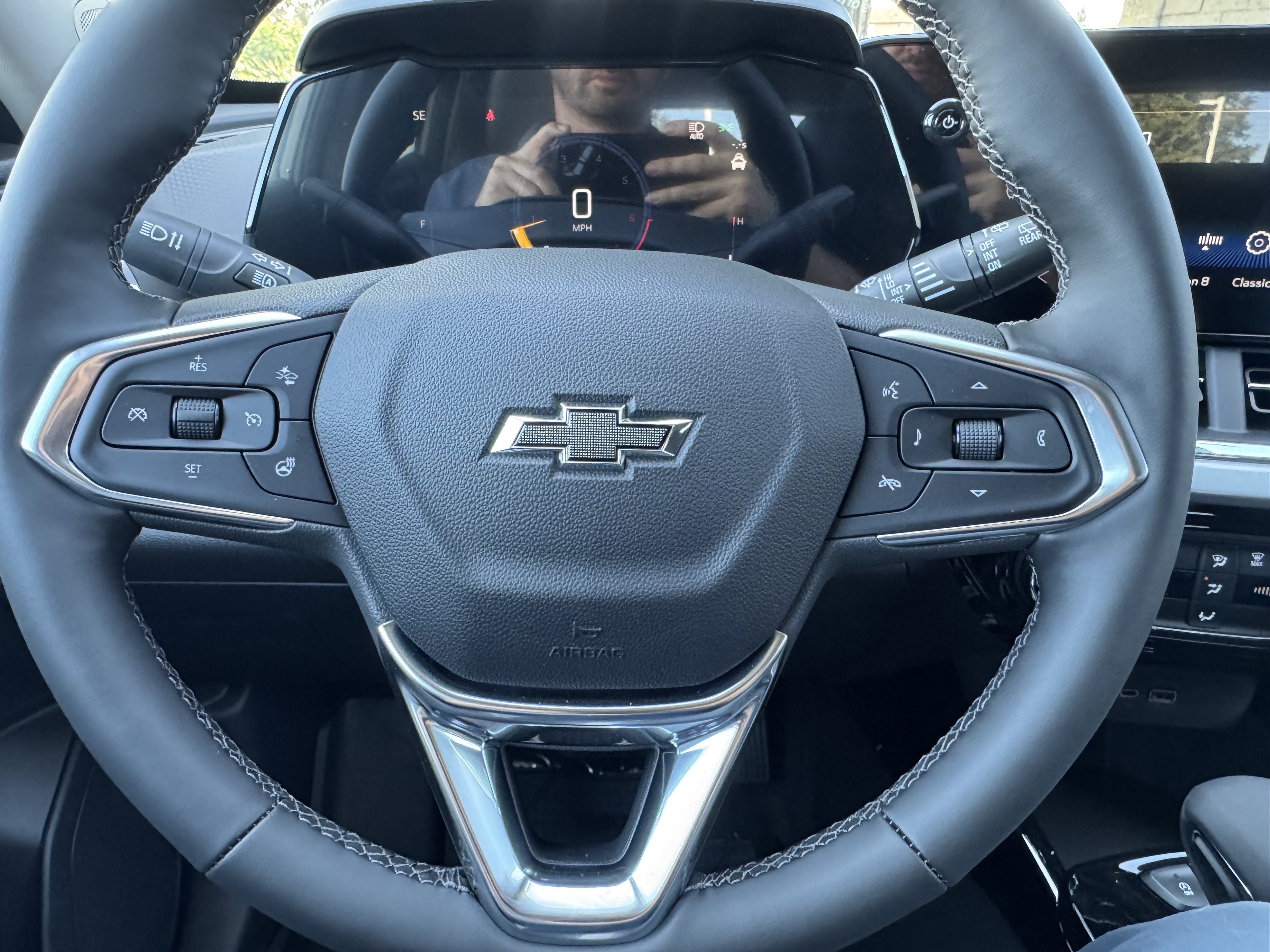 New 2026 Chevrolet Trax LT w/ Driver Confidence Package FWD image 28