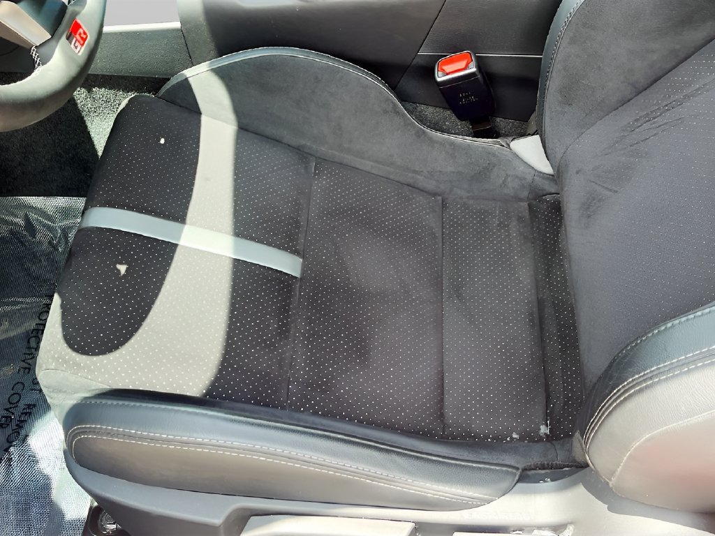 Used 2025 Toyota GR86 Premium w/ ALL Weather Mat Package (TMS) RWD image 18