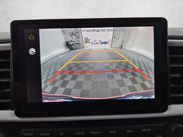 Certified 2022 Hyundai Venue Limited w/ Cargo Package FWD image 14