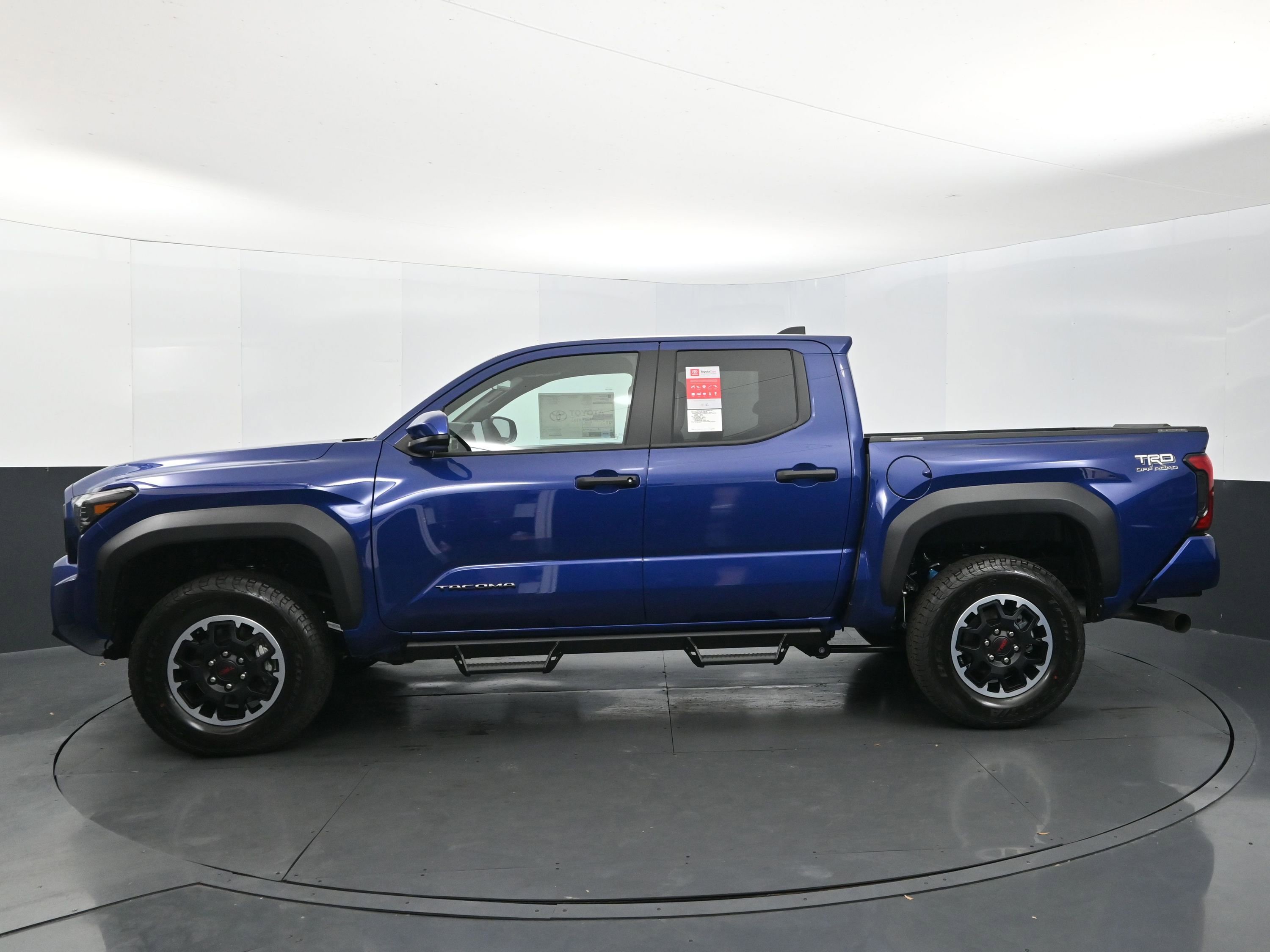 Used 2025 Toyota Tacoma TRD Off-Road image 2