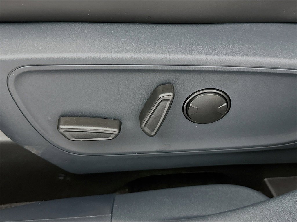 New 2025 Ford Maverick Lariat w/ Black Appearance Package image 22