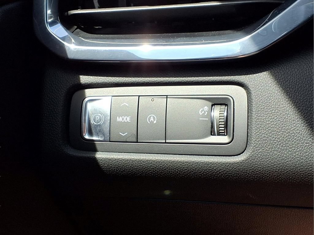 Used 2025 GMC Acadia Elevation FWD image 17