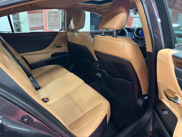 Used 2023 Lexus ES 350 w/ Premium Package FWD image 14