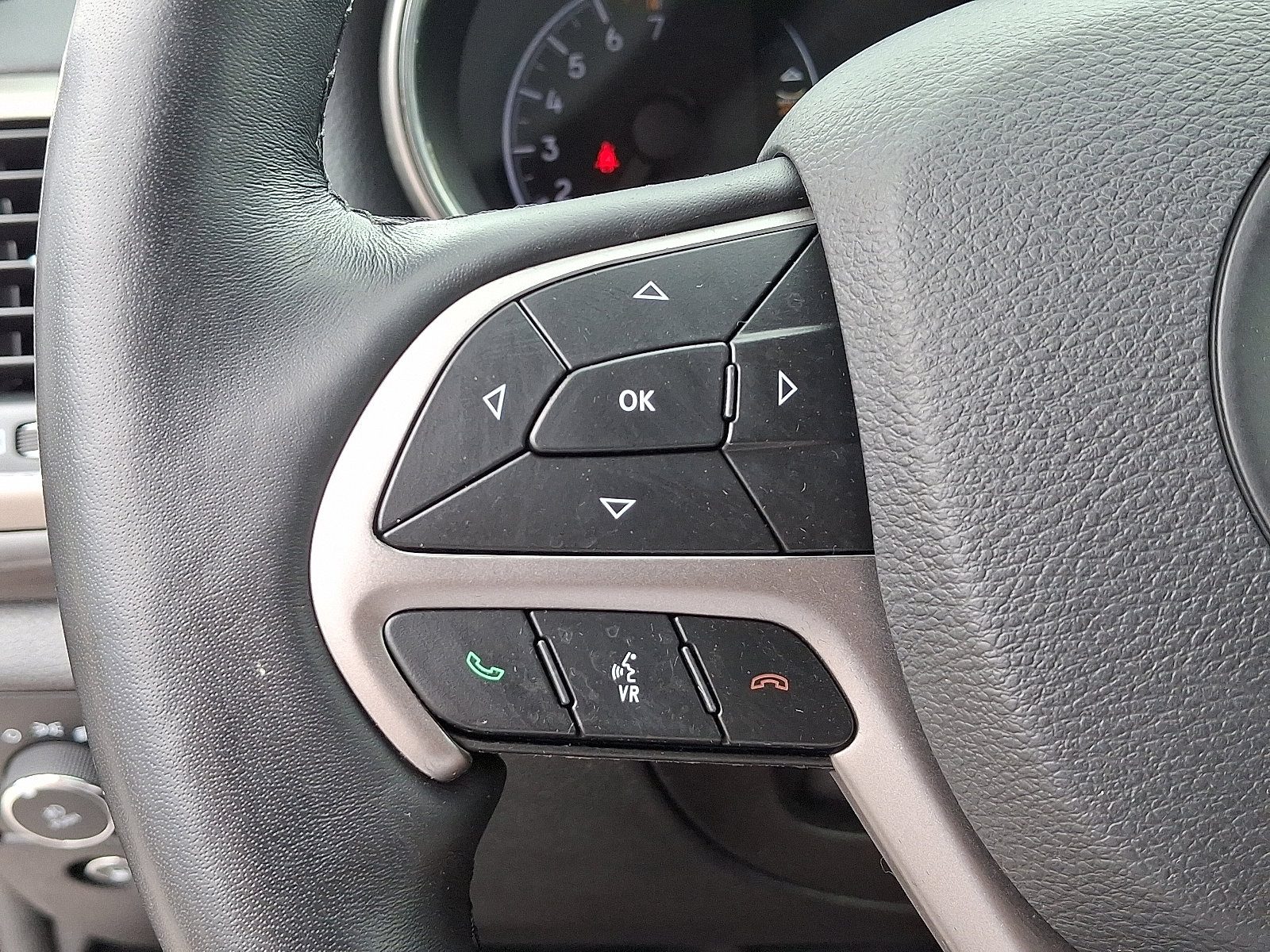 Used 2021 Jeep Grand Cherokee Laredo X image 22