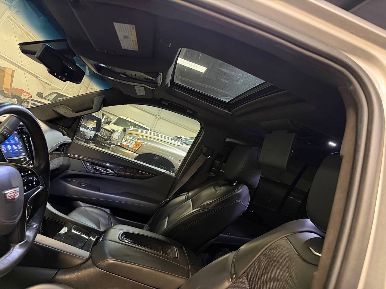 Used 2016 Cadillac Escalade ESV Platinum AWD/4WD image 7