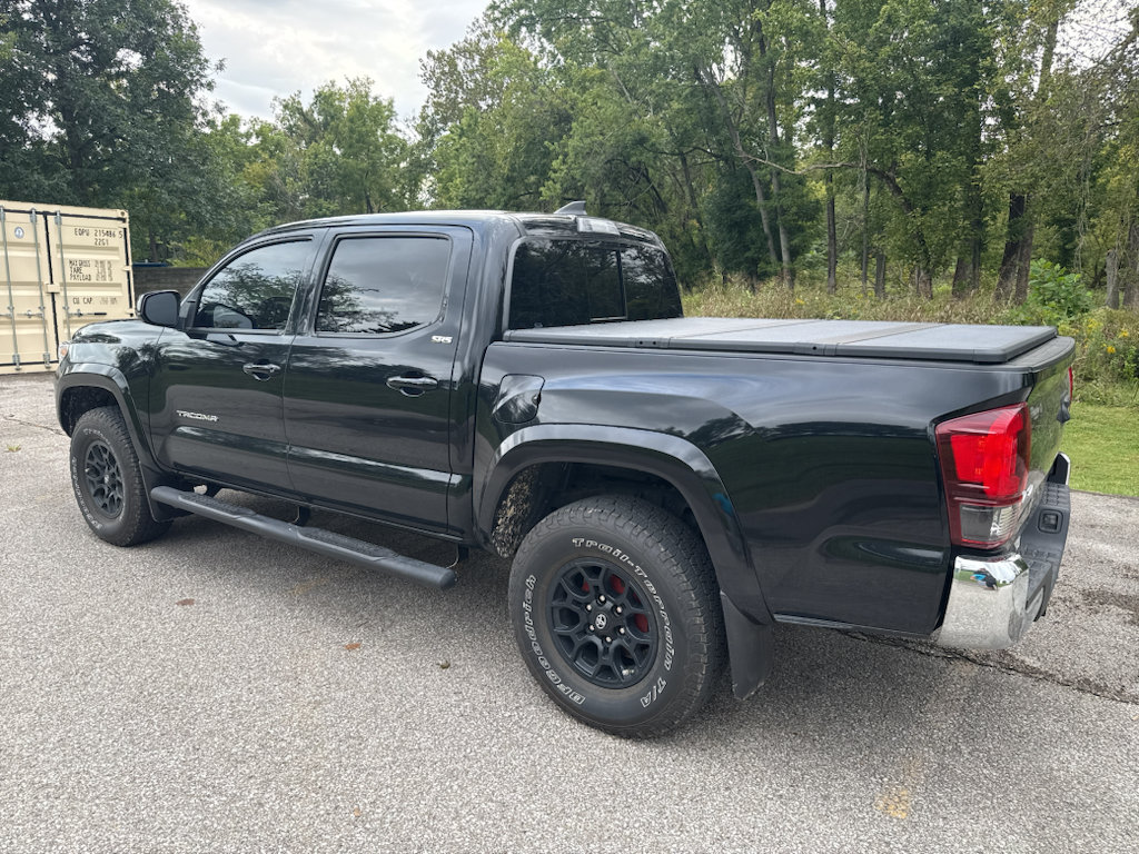 Used 2019 Toyota Tacoma SR5 AWD/4WD image 4