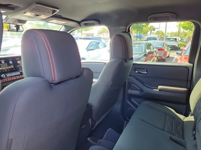 Used 2025 Nissan Frontier Pro-X RWD image 11