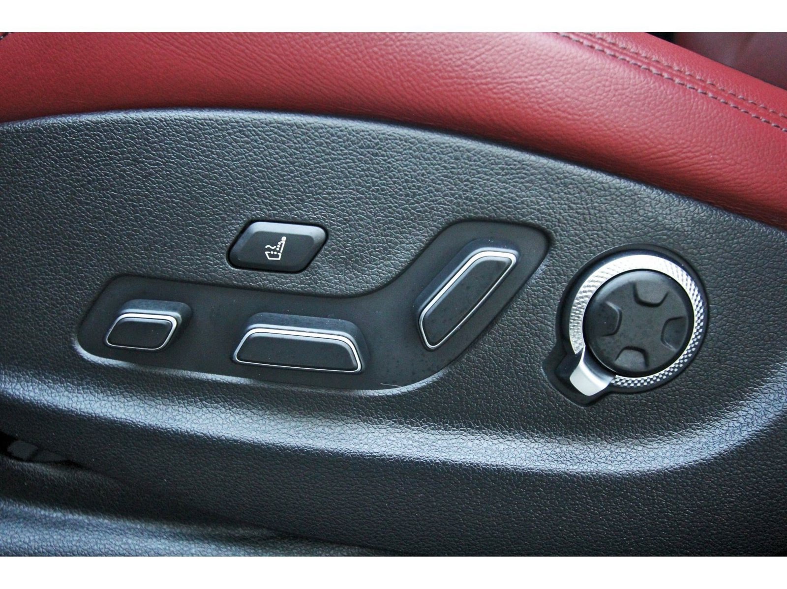 Used 2023 Genesis GV70 2.5T w/ Sport Prestige Package AWD/4WD image 30