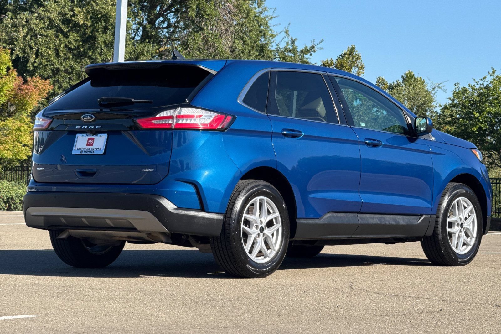 Used 2024 Ford Edge SEL AWD/4WD image 4