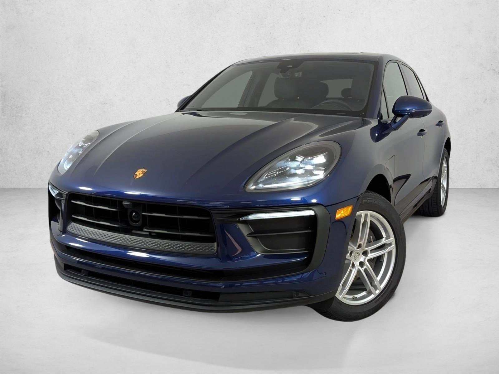 Certified 2025 Porsche Macan AWD/4WD image 1