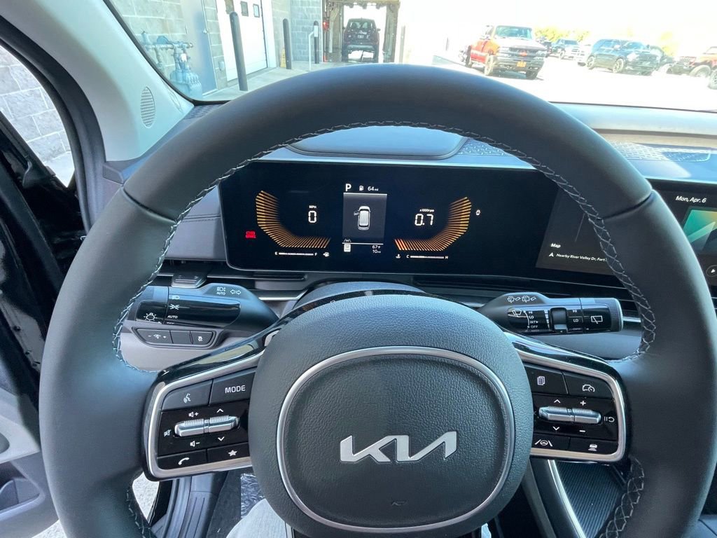 New 2026 Kia Carnival EX image 14